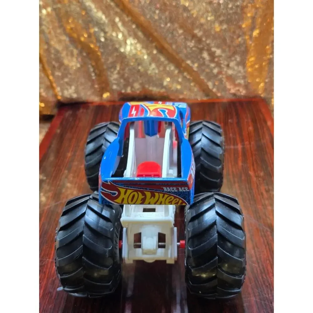 Hot Wheels Monster Truck Race Ace 68